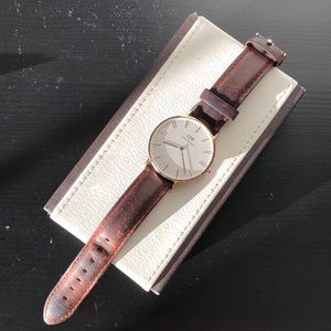 Daniel Wellington brown leather watch